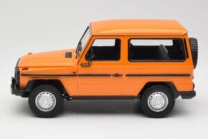 Mercedes G-Class W460 SWB Orange Minichamps 1:18 155038000 Metall — bild 3 av 6