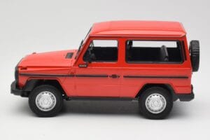 Mercedes G-Class W460 SWB Röd Minichamps 1:18 155038002 Metall — bild 3 av 6