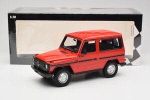 Mercedes G-Class W460 SWB Röd Minichamps 1:18 155038002 Metall — bild 6 av 6