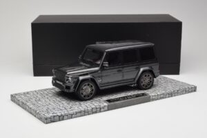 Mercedes G-Class W463 Brabus V12 800 Widestar Grå Minichamps 1:18 107032300 Metall — bild 6 av 6
