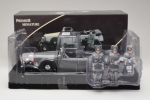 Mercedes G4 6-Wheels Svart With Figures Signature Models 1:18 38202 Metall — bild 3 av 3