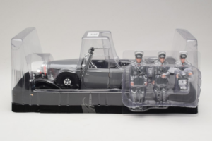Mercedes G4 6-Wheels Svart With Figures Signature Models 1:18 38202 Metall