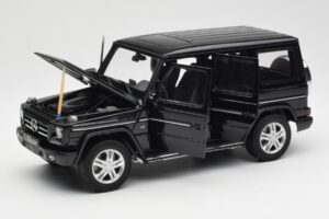 Mercedes G500 W463 Svart AUTOart 1:18 76216 Metall — bild 2 av 8