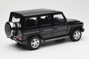 Mercedes G500 W463 Svart AUTOart 1:18 76216 Metall — bild 3 av 8