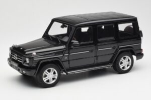Mercedes G500 W463 Svart AUTOart 1:18 76216 Metall