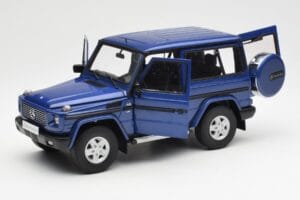 Mercedes G500 W463 SWB Blå AUTOart 1:18 76114 Metall — bild 2 av 8