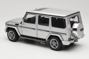 Mercedes G55 AMG W463 Silver AUTOart 1:18 76247 Metall — bild 7 av 8