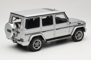 Mercedes G55 AMG W463 Silver AUTOart 1:18 76247 Metall — bild 3 av 8
