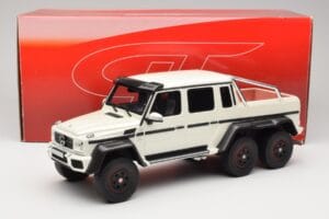 Mercedes AMG G63 6x6 W463 Vit GT Spirit 1:18 GT100 Resin — bild 6 av 6