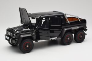 Mercedes AMG G63 W463 6x6 Gloss Svart AUTOart 1:18 76306 Komposit — bild 2 av 8