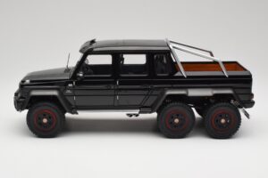 Mercedes AMG G63 W463 6x6 Gloss Svart AUTOart 1:18 76306 Komposit — bild 4 av 8