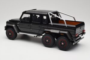 Mercedes AMG G63 W463 6x6 Gloss Svart AUTOart 1:18 76306 Komposit — bild 7 av 8