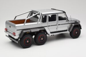 Mercedes AMG G63 W463 6x6 Iridium Silver AUTOart 1:18 76301 Komposit — bild 3 av 8