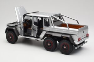 Mercedes AMG G63 W463 6x6 Iridium Silver AUTOart 1:18 76301 Komposit — bild 5 av 8