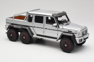 Mercedes AMG G63 W463 6x6 Iridium Silver AUTOart 1:18 76301 Komposit — bild 6 av 8