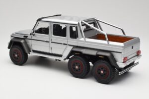 Mercedes AMG G63 W463 6x6 Iridium Silver AUTOart 1:18 76301 Komposit — bild 7 av 8
