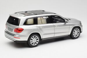 Mercedes GL-Class X166 Iridium Silver Metallic Norev 1:18 B66960097 Metall — bild 3 av 8