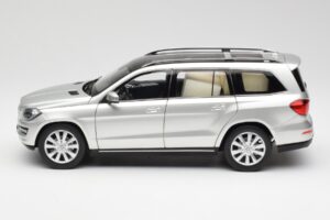 Mercedes GL-Class X166 Iridium Silver Metallic Norev 1:18 B66960097 Metall — bild 4 av 8