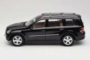 Mercedes GL X164 Obsidian Black Minichamps 1:18 B66962334 Metall — bild 4 av 8