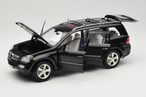Mercedes GL X164 Period Brown Minichamps 1:18 B66962336 Metall — bild 2 av 8
