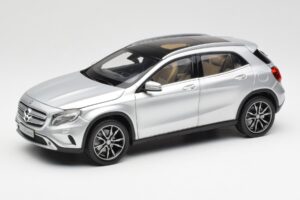 Mercedes GLA X156 Polar Silver Metallic Norev 1:18 B66960267 Metall