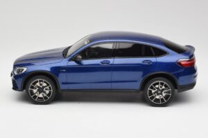 Mercedes AMG GLC 43 Coupe Brilliant Blå GT Spirit 1:18 B66960468 Resin — bild 3 av 6