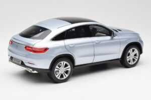 Mercedes GLE Coupe C292 Diamond Silver Norev 1:18 B66960358 Metall — bild 3 av 8