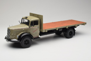 Mercedes L6600 Rungewagen Grå Svart Minichamps 1:18 109031050-R1 Metall