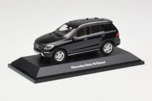Mercedes M-Class W166 Obsidian Black Metallic Minichamps 1:43 B66960060 Metall — bild 2 av 4
