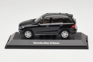 Mercedes M-Class W166 Obsidian Black Metallic Minichamps 1:43 B66960060 Metall
