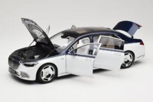 Mercedes Maybach S-Class Z223 Nautical Blue Diamond White Almost Real 1:18 820126 Metall — bild 2 av 8