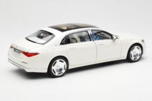Mercedes Maybach S680 4Matic X223 Diamond Vit Norev 1:18 183918 Metall — bild 3 av 8