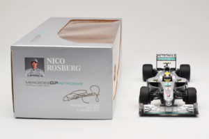 Mercedes MGP W01 #4 N. Rosberg Mercedes GP 2010 Minichamps 1:18 110100004 Metall — bild 6 av 7