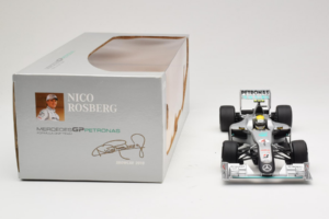 Mercedes MGP W01 #4 N. Rosberg Mercedes GP Showcar 2010 Minichamps 1:18 150100074 Metall — bild 6 av 7