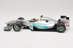 Mercedes MGP W02 #8 N. Rosberg Mercedes GP Showcar 2011 Minichamps 1:18 110110078 Metall — bild 3 av 7