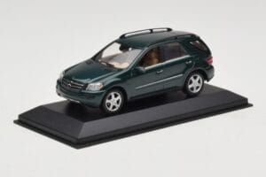Mercedes ML 500 W164 Mörkgrön Minichamps 1:43 400034500 Metall — bild 2 av 4