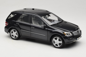 Mercedes ML W164 Obsidian Black Återförsäljar Edition Minichamps 1:18 B66962321 Metall — bild 6 av 8