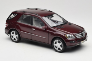 Mercedes ML W164 Red Metallic Minichamps 1:18 150034500 Metall — bild 6 av 8