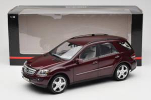Mercedes ML W164 Red Metallic Minichamps 1:18 150034500 Metall — bild 8 av 8