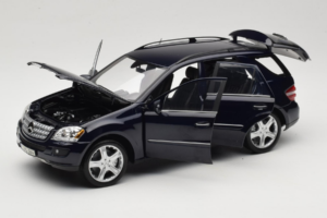 Mercedes ML W164 Tanzanite Blue Återförsäljar Edition Minichamps 1:18 B66962322 Metall — bild 2 av 8