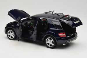 Mercedes ML W164 Tanzanite Blue Återförsäljar Edition Minichamps 1:18 B66962322 Metall — bild 5 av 8