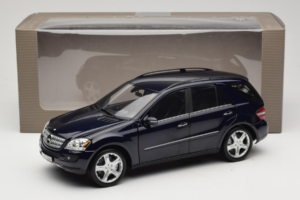 Mercedes ML W164 Tanzanite Blue Återförsäljar Edition Minichamps 1:18 B66962322 Metall — bild 8 av 8