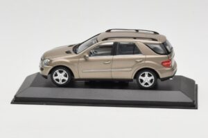 Mercedes ML W164 Koppar Metallic Minichamps 1:43 ML002 Metall