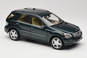 Mercedes ML W164 Green Metallic Minichamps 1:18 150034502 Metall — bild 6 av 8