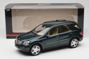Mercedes ML W164 Green Metallic Minichamps 1:18 150034502 Metall — bild 8 av 8