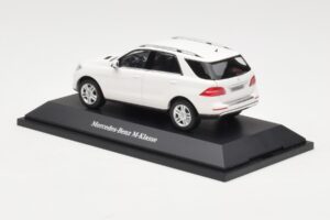 Mercedes ML W166 Calcit White Minichamps 1:43 B66960062 Metall — bild 3 av 4