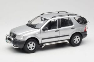 Mercedes ML320 W163 Silver Maisto 1:18 50319 Metall