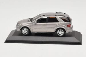 Mercedes ML63 AMG W164 Grå Metallic Minichamps 1:43 400034570 Metall