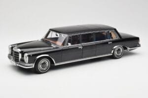 Mercedes 600 Pullman W100 Svart AUTOart 1:18 76197 Metall