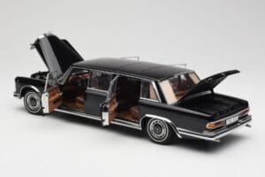 Mercedes 600 Pullman W100 Svart AUTOart 1:18 76197 Metall — bild 5 av 8